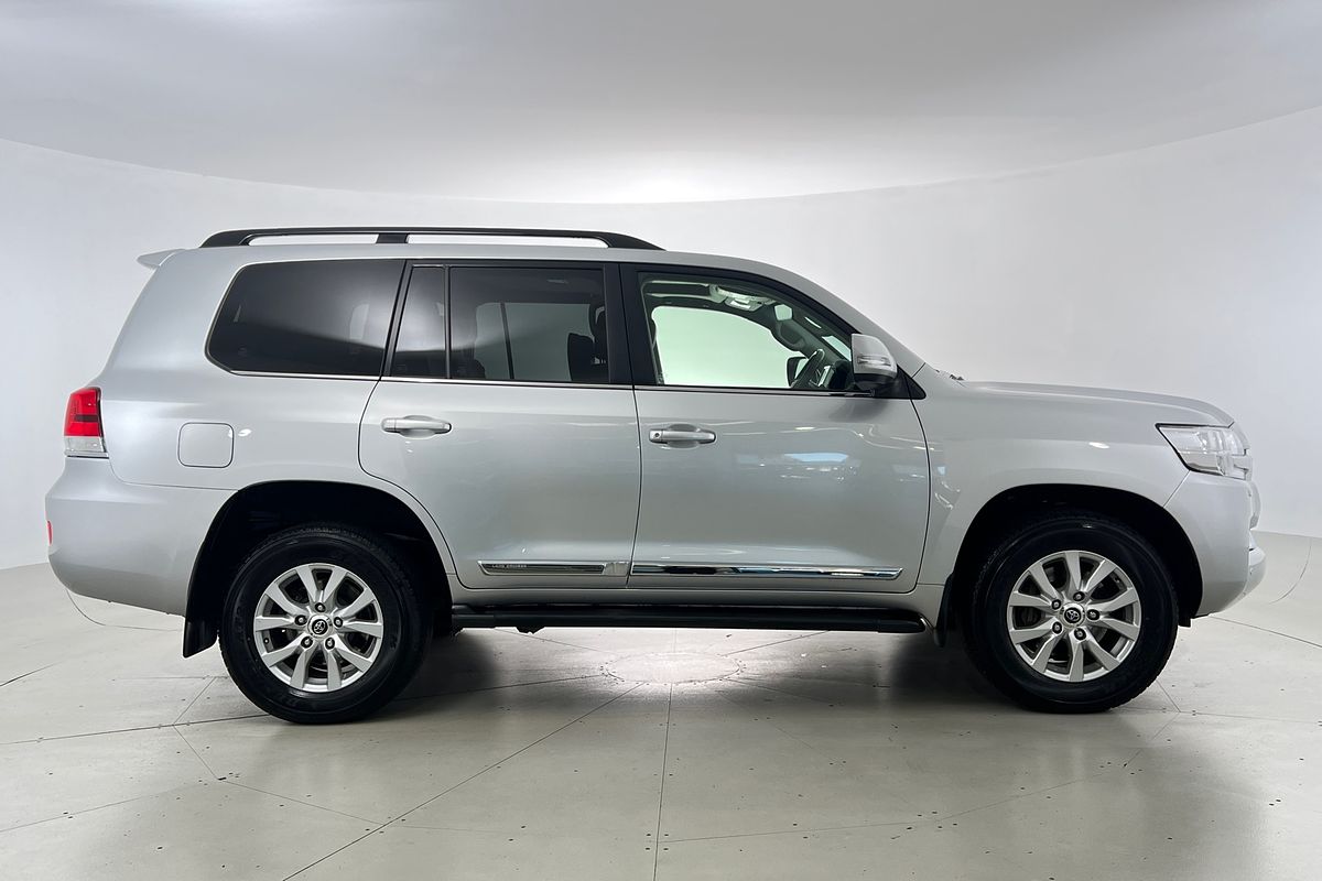 2017 Toyota Landcruiser Sahara VDJ200R