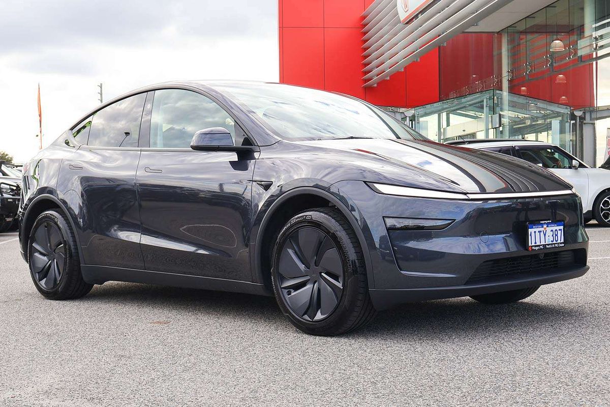 2025 Tesla Model Y Rear-Wheel Drive