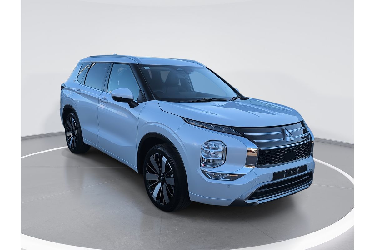 2025 Mitsubishi Outlander Exceed ZM