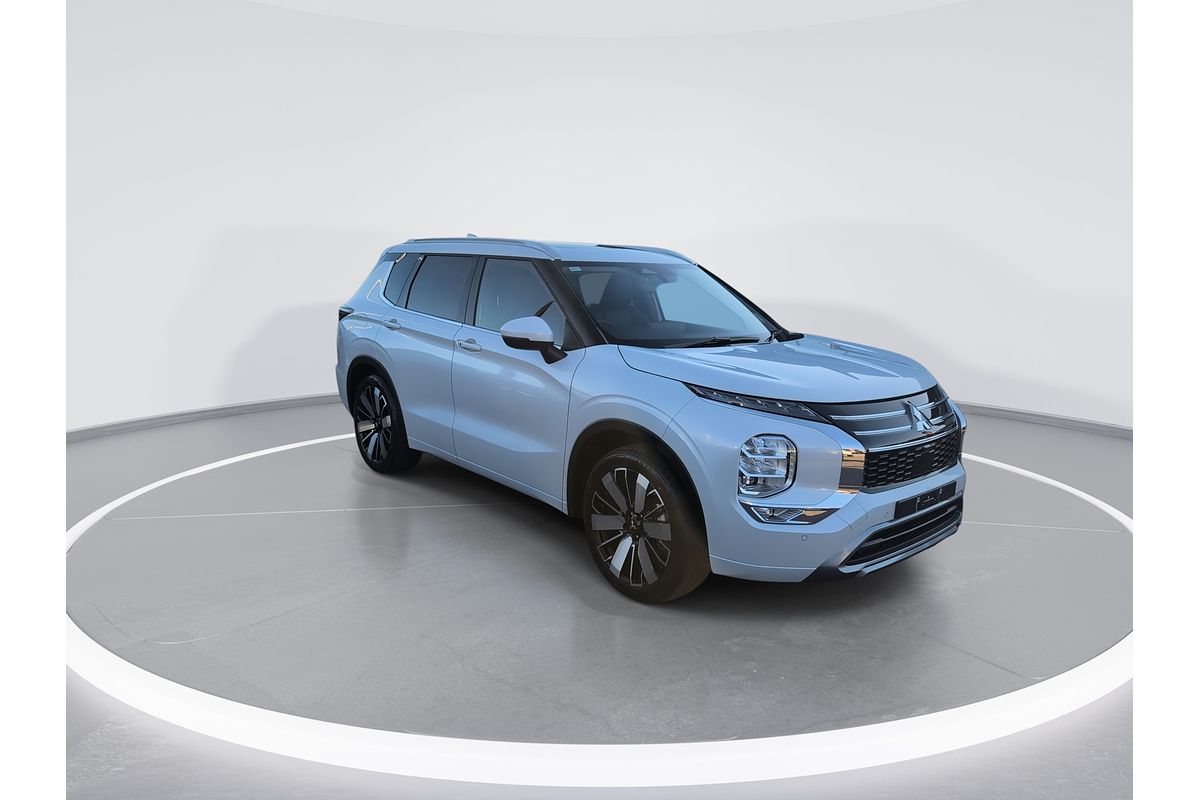 2025 Mitsubishi Outlander Exceed ZM