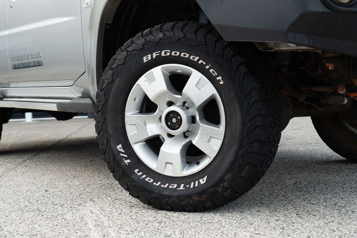 2015 Nissan Patrol ST N-TREK Y61
