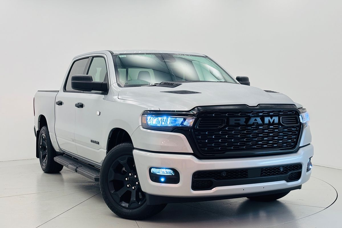 2026 Ram Trucks 1500 Express Black Edition Crew Cab (DT6L9821D.26)