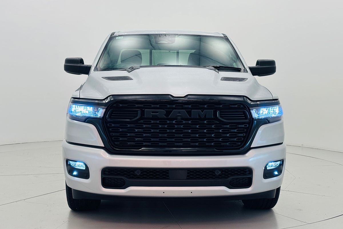 2026 Ram Trucks 1500 Express Black Edition Crew Cab (DT6L9821D.26)