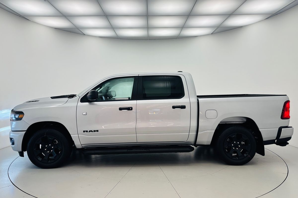 2026 Ram Trucks 1500 Express Black Edition Crew Cab (DT6L9821D.26)