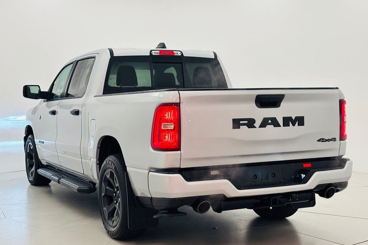 2026 Ram Trucks 1500 Express Black Edition Crew Cab (DT6L9821D.26)