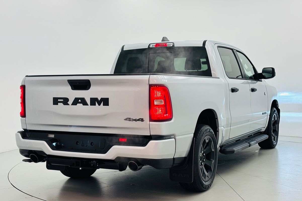2026 Ram Trucks 1500 Express Black Edition Crew Cab (DT6L9821D.26)