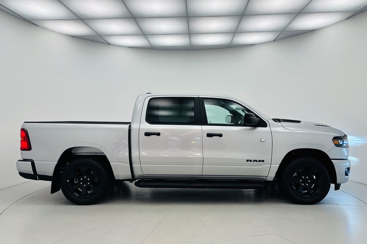 2026 Ram Trucks 1500 Express Black Edition Crew Cab (DT6L9821D.26)