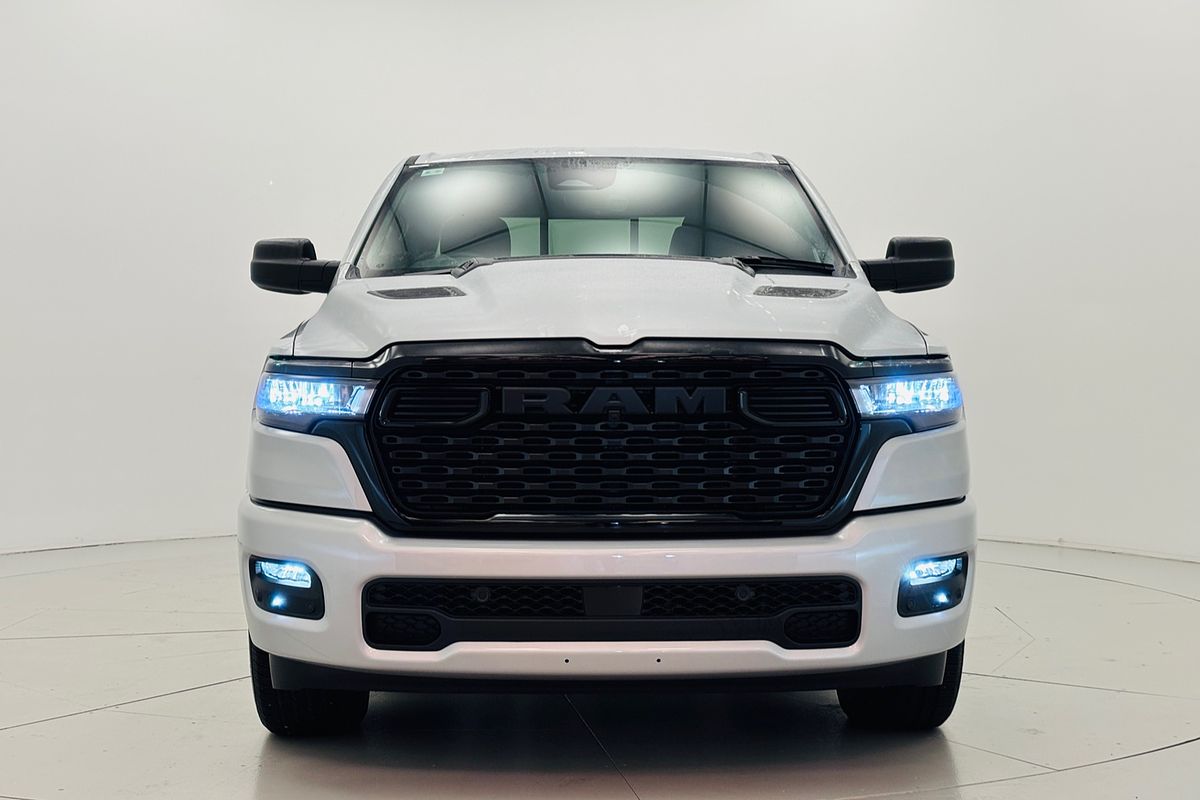 2026 Ram Trucks 1500 Express Black Edition Crew Cab (DT6L9821D.26)