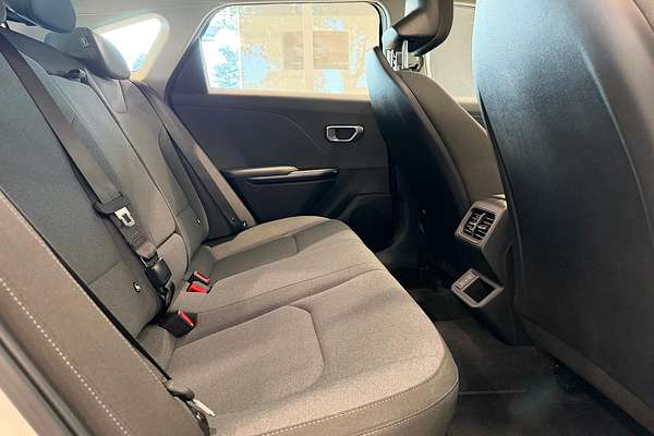 2025 Kia K4 S CL4m thumb-15