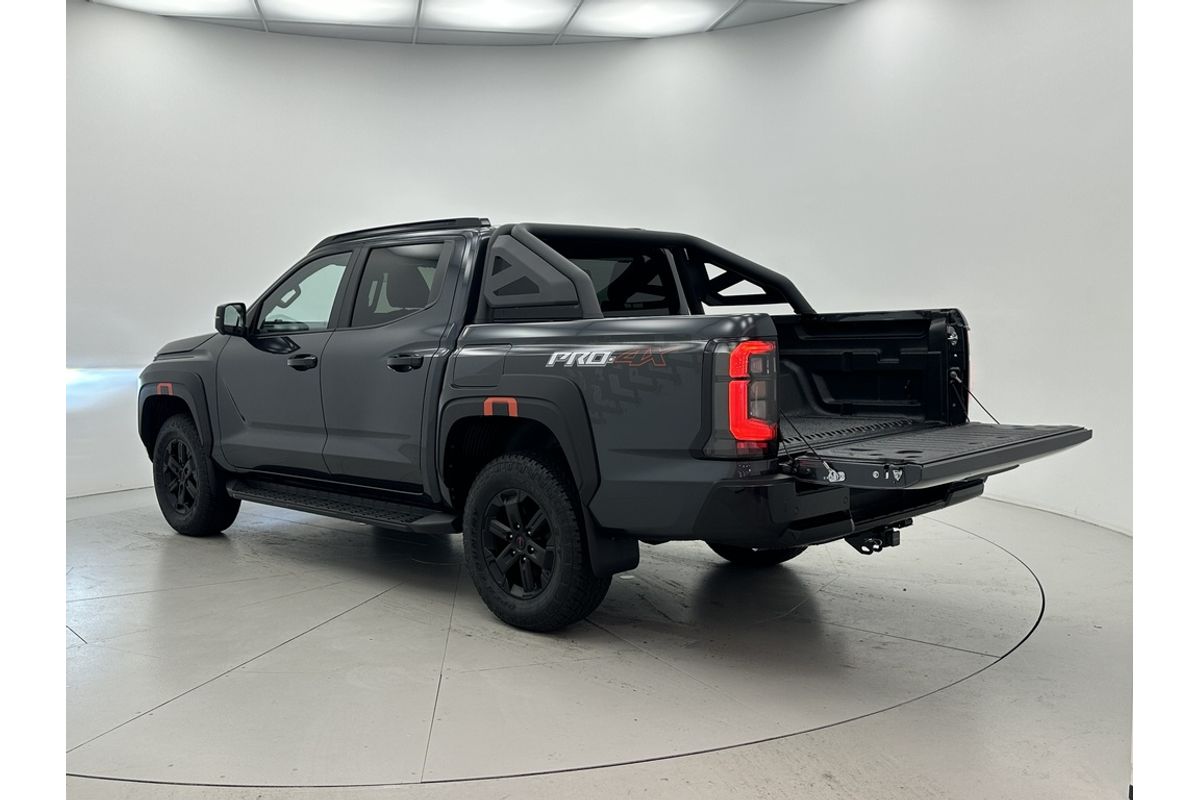 Nissan NAVARA 4X4 2.4 DSL AUTO DC P4X