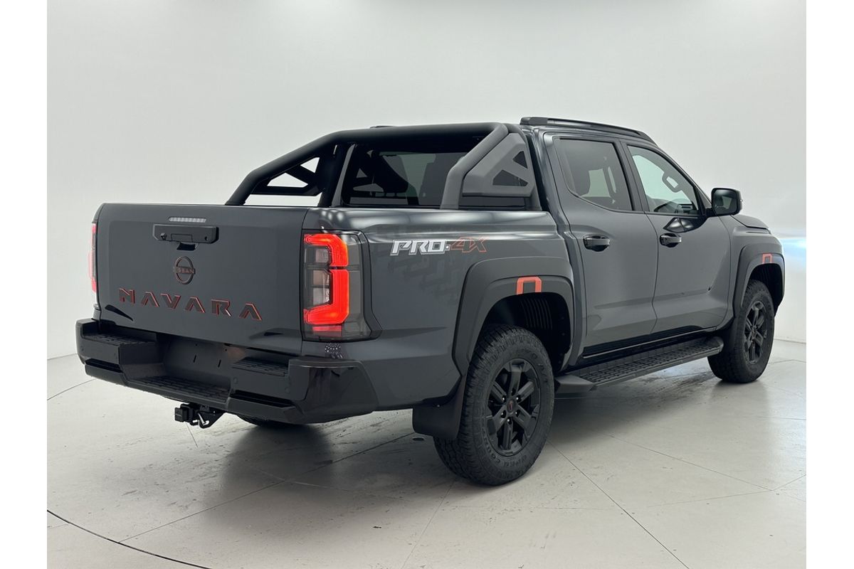 Nissan NAVARA 4X4 2.4 DSL AUTO DC P4X