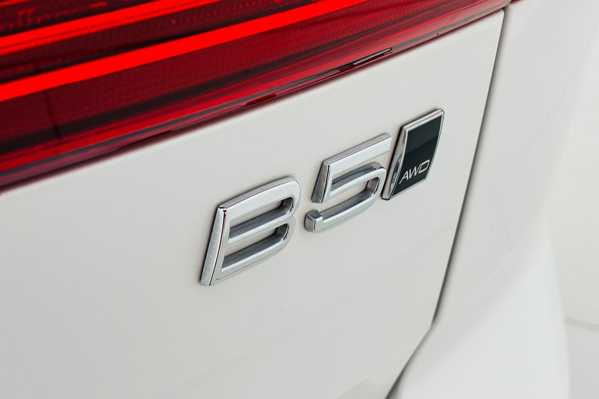 2023 VOLVO XC60 ULTIMATE B5 BRIGHT MHEV 8 SP AUTOMATIC 4D WAGON T4
