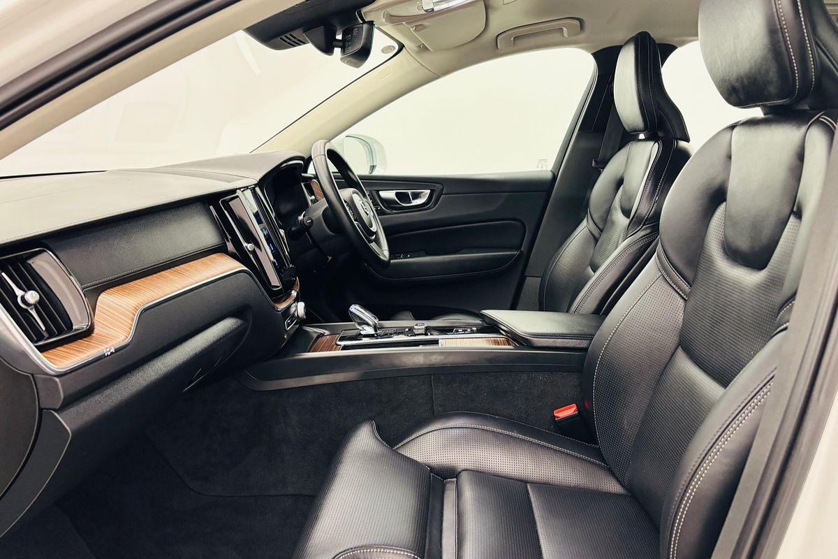 2023 VOLVO XC60 ULTIMATE B5 BRIGHT MHEV 8 SP AUTOMATIC 4D WAGON T4