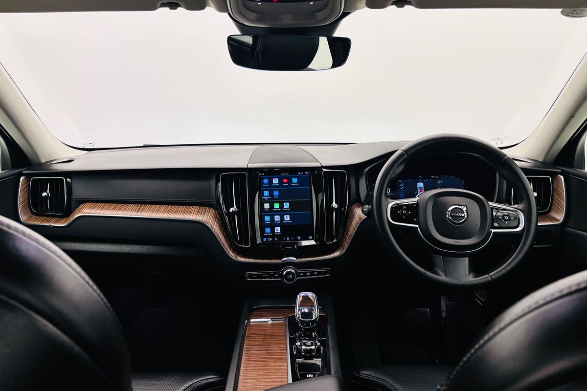 2023 VOLVO XC60 ULTIMATE B5 BRIGHT MHEV 8 SP AUTOMATIC 4D WAGON T4