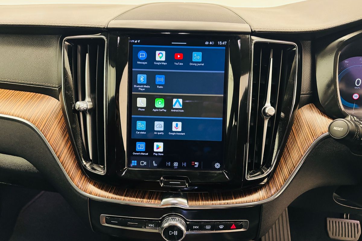 2023 VOLVO XC60 ULTIMATE B5 BRIGHT MHEV 8 SP AUTOMATIC 4D WAGON T4