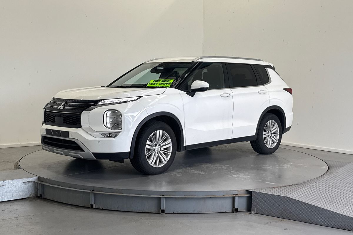 2026 Mitsubishi Outlander ES ZM