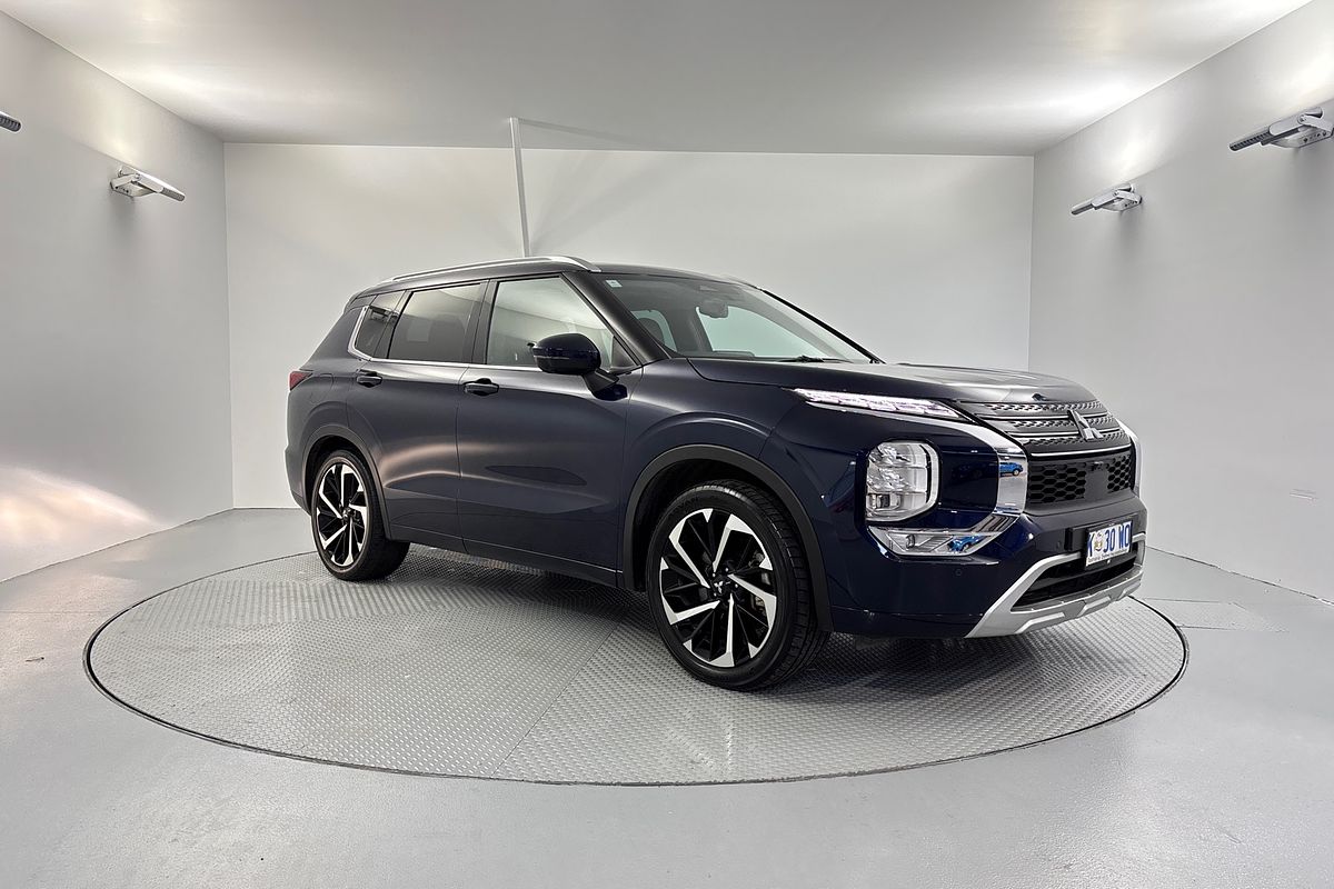 2023 Mitsubishi Outlander Exceed ZM