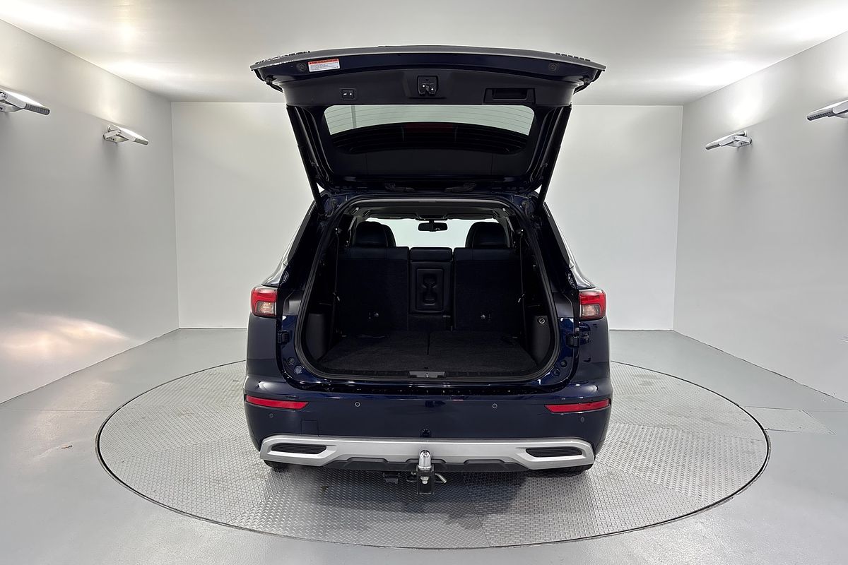 2023 Mitsubishi Outlander Exceed ZM