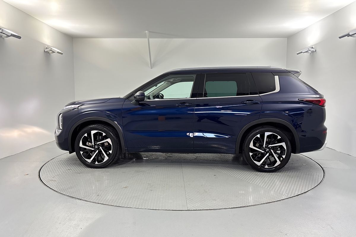 2023 Mitsubishi Outlander Exceed ZM