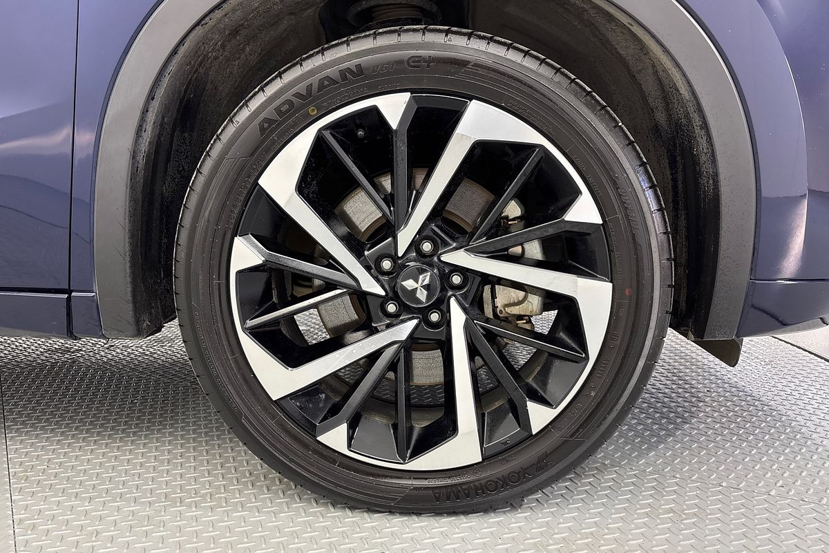 2023 Mitsubishi Outlander Exceed ZM