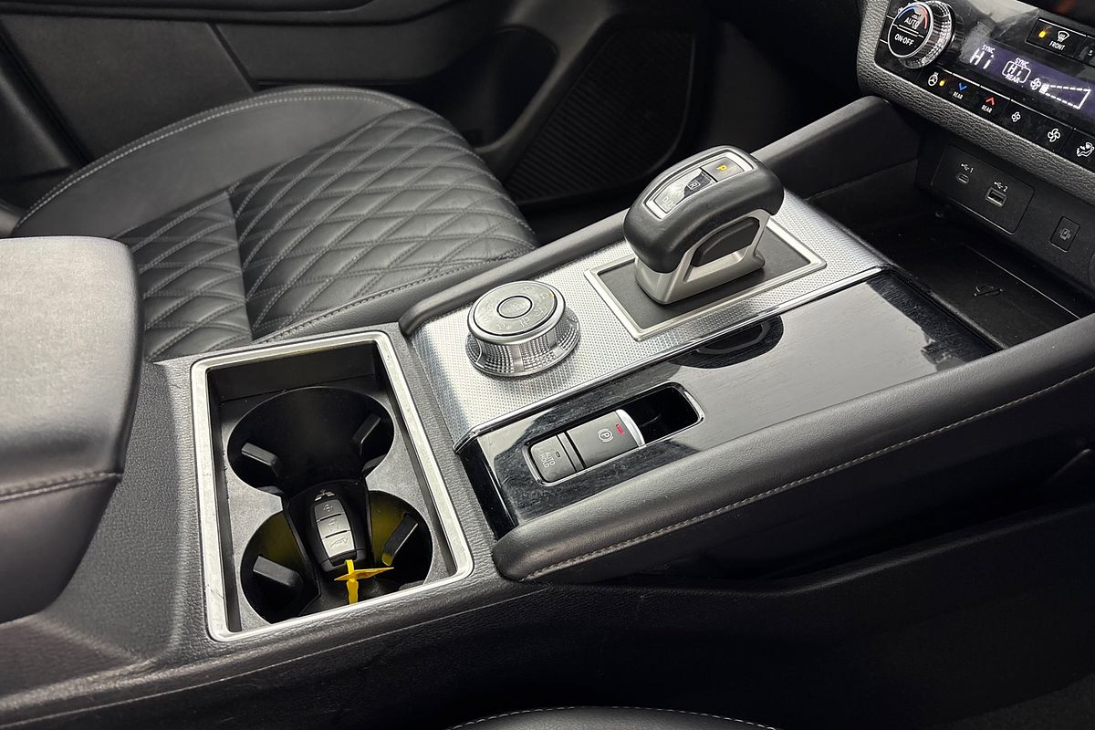 2023 Mitsubishi Outlander Exceed ZM