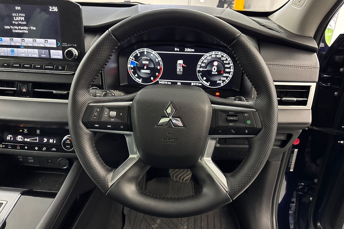 2023 Mitsubishi Outlander Exceed ZM