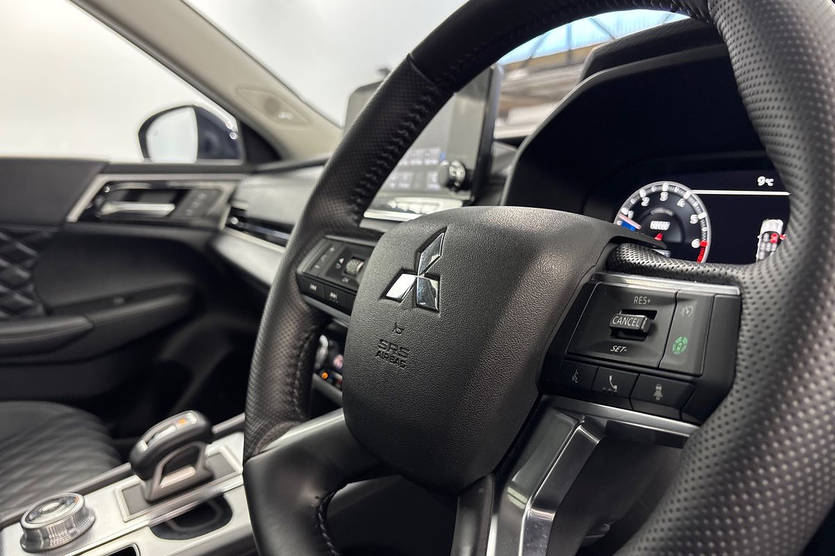 2023 Mitsubishi Outlander Exceed ZM