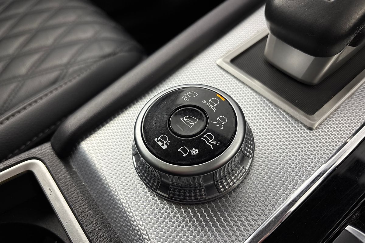 2023 Mitsubishi Outlander Exceed ZM