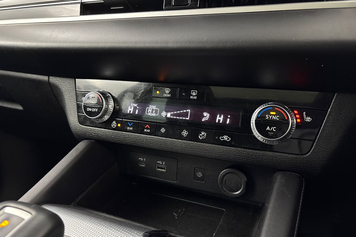2023 Mitsubishi Outlander Exceed ZM