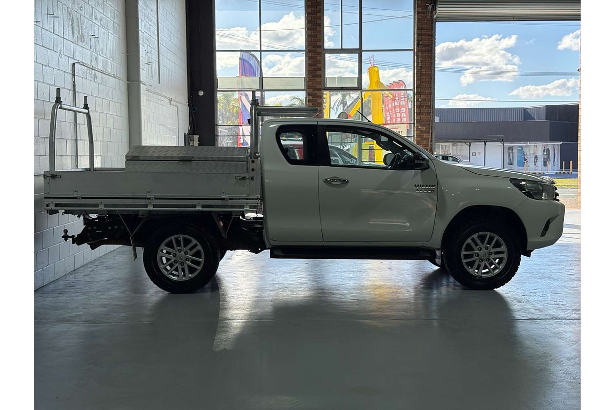 2017 Toyota Hilux SR GUN126R 4X4