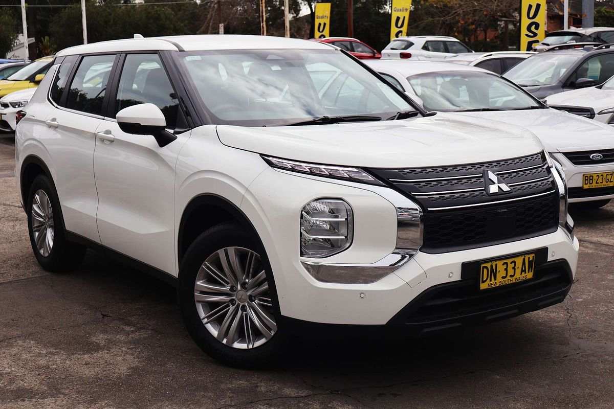 2024 Mitsubishi Outlander ES ZM