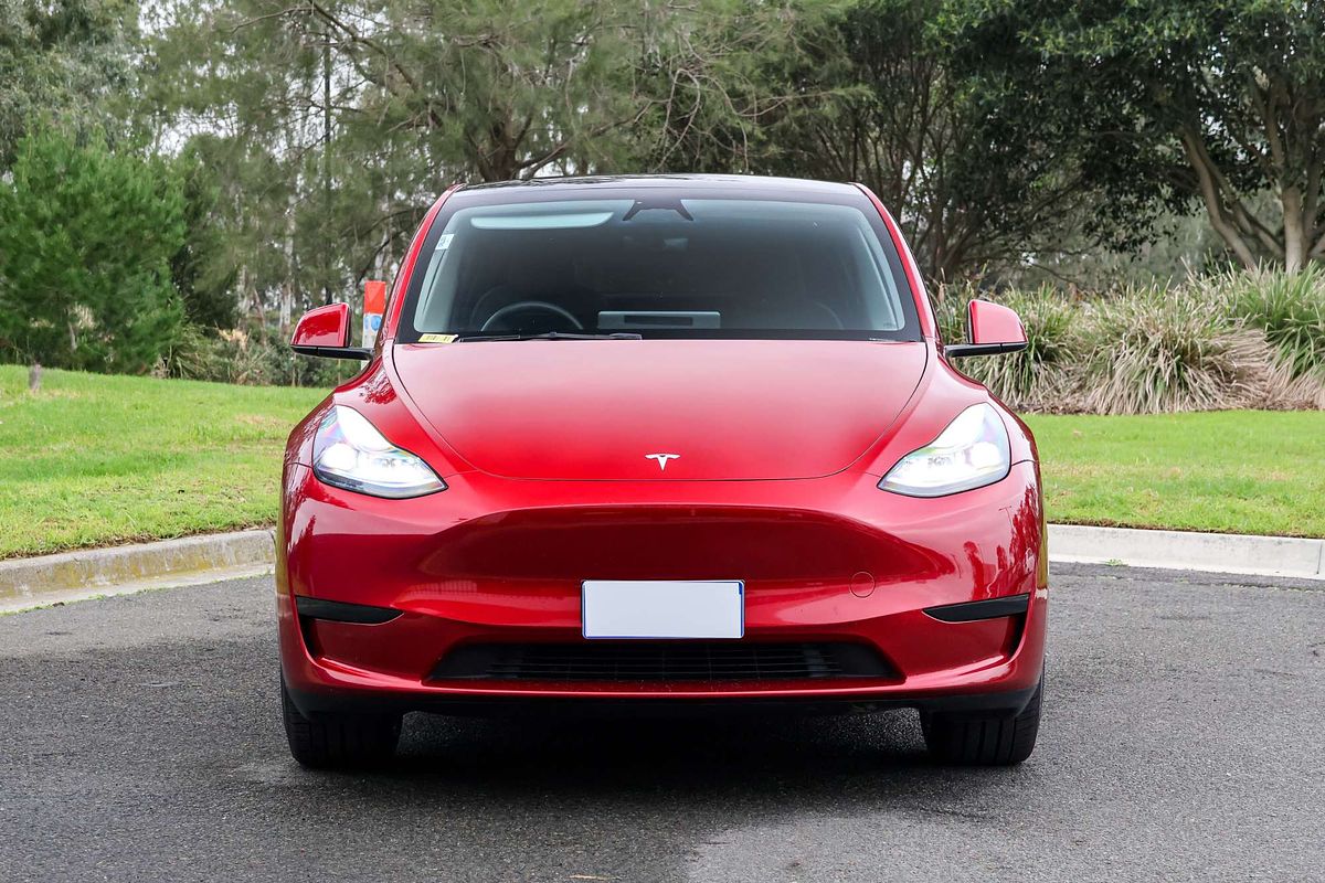 2024 Tesla Model Y Rear-Wheel Drive