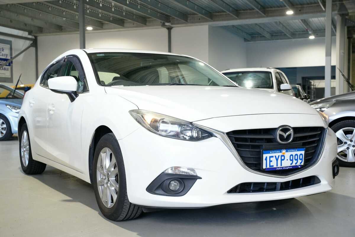 SOLD 2015 Mazda 3 Maxx SKYACTIV Drive In White Used Hatch Victoria sold-2015-mazda-3-maxx-skyactiv-drive-in-white-used-hatch-victoria