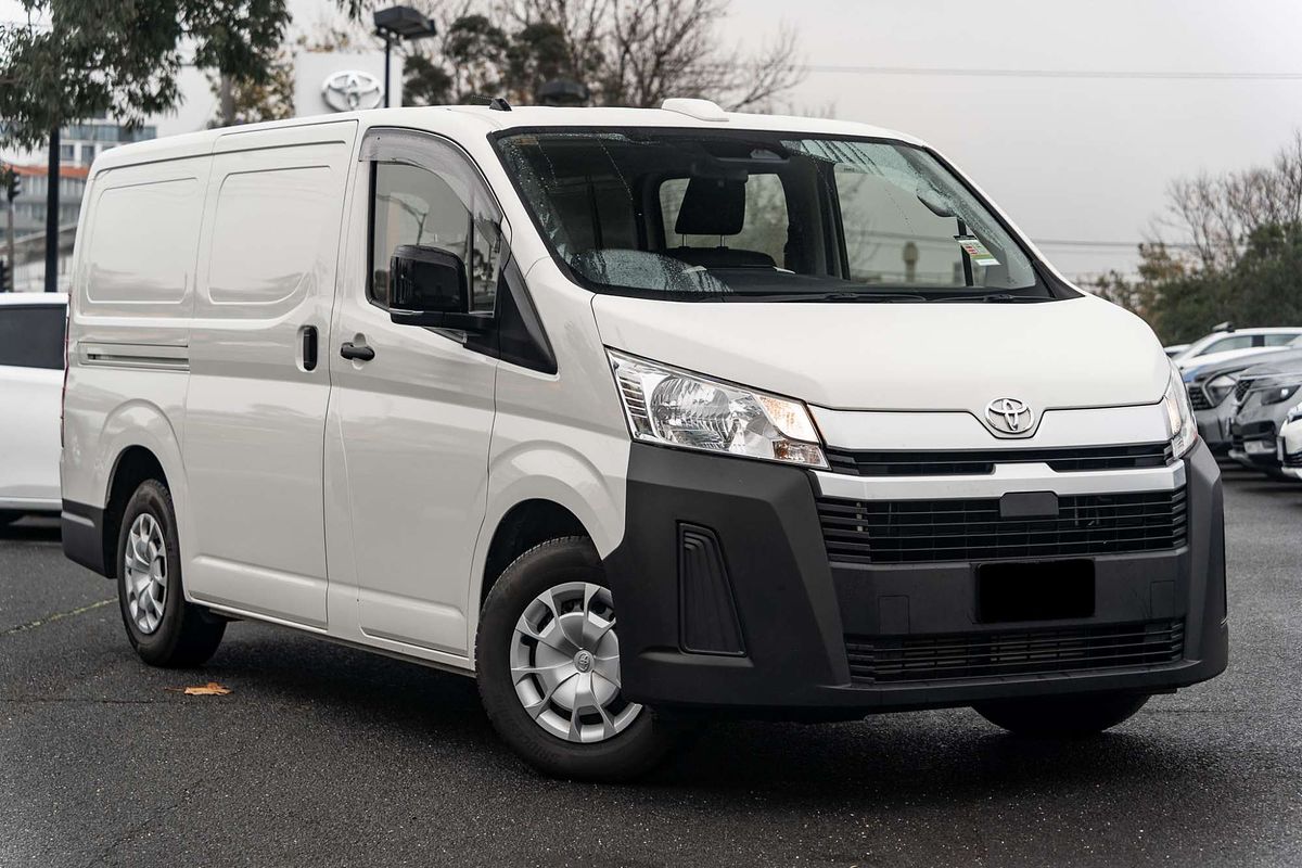 2025 Toyota Hiace GDH300R LWB