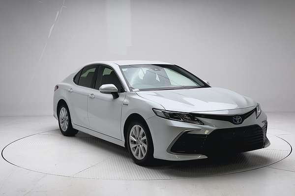 2024 Toyota Camry thumb-1