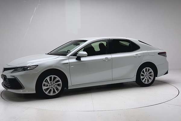 2024 Toyota Camry thumb-3