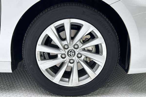 2024 Toyota Camry thumb-9