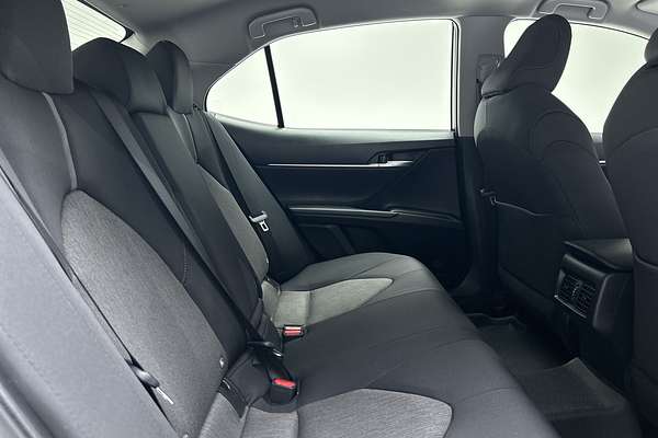 2024 Toyota Camry thumb-11