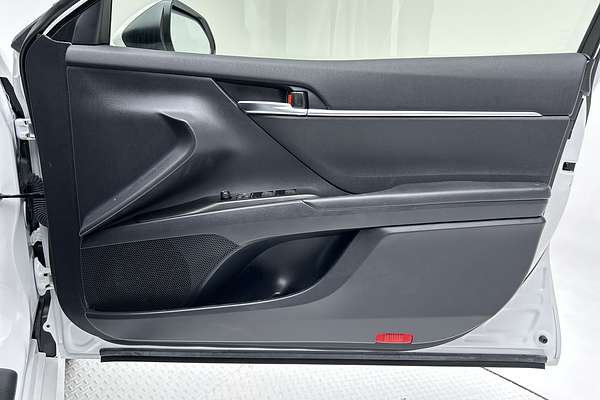 2024 Toyota Camry thumb-18