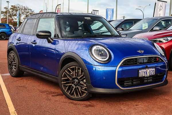 2026 MINI 5 Door Hatch