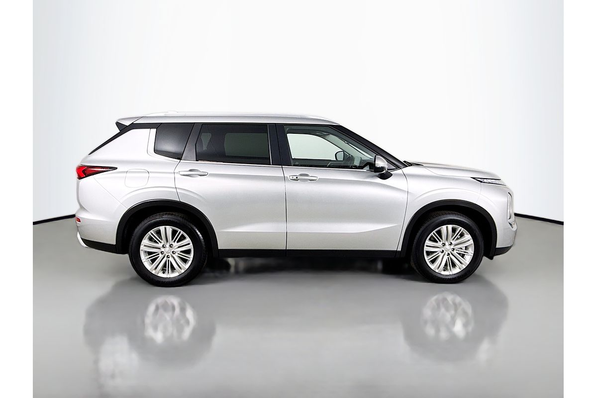 2024 Mitsubishi Outlander ES ZM