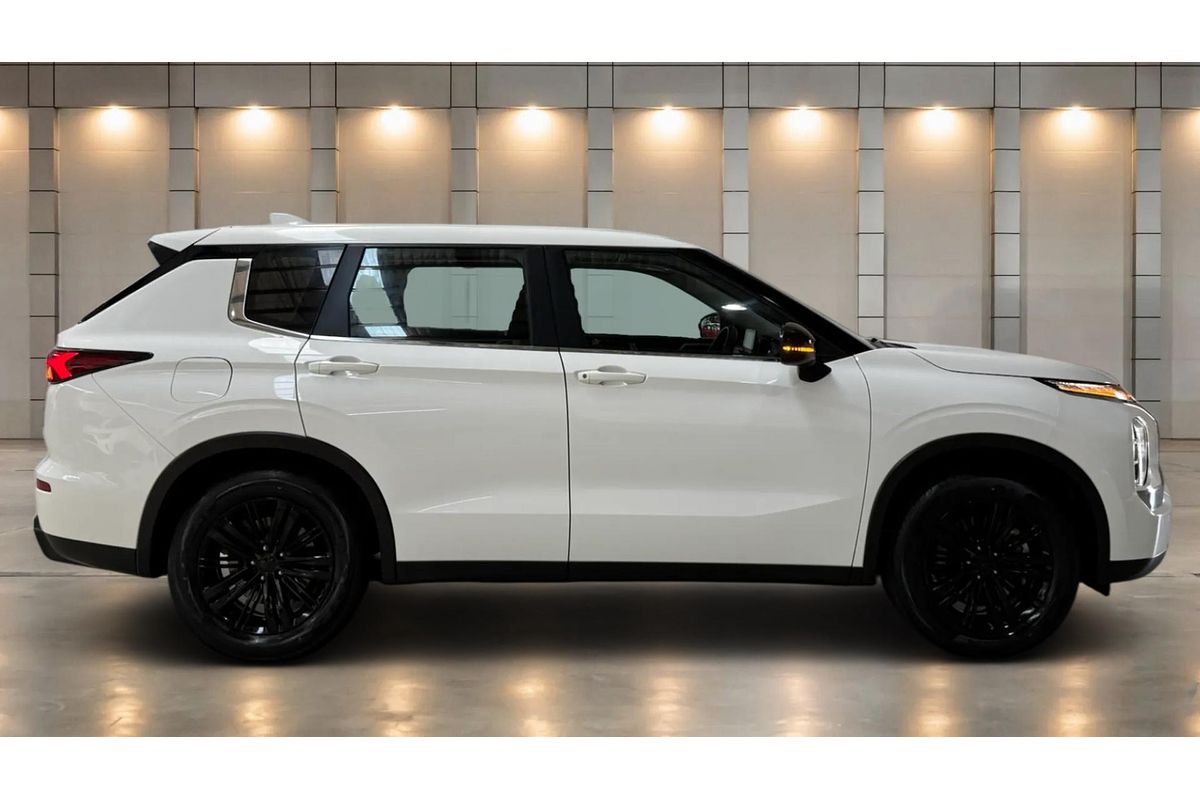 2024 Mitsubishi Outlander ES ZM
