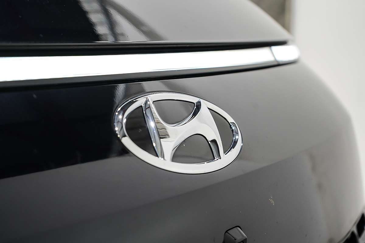 2023 Hyundai STARIA Elite US4.V2