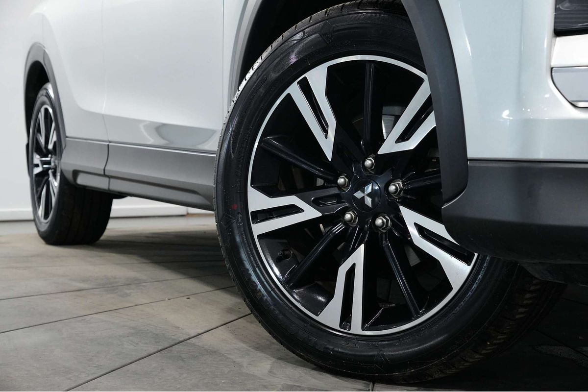 2023 Mitsubishi Eclipse Cross LS YB