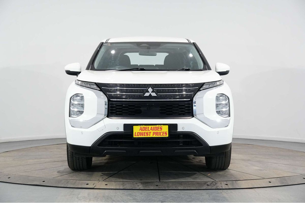 2022 Mitsubishi Outlander ES ZM