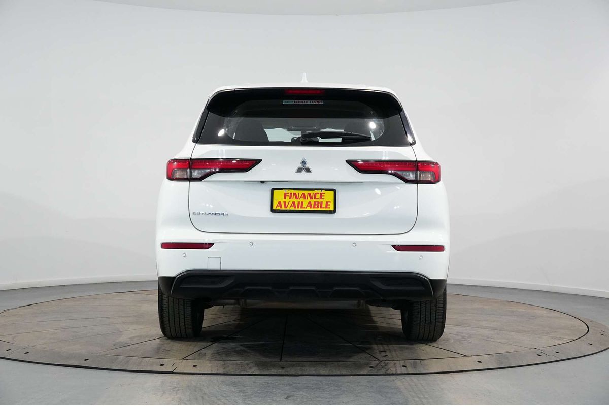 2022 Mitsubishi Outlander ES ZM
