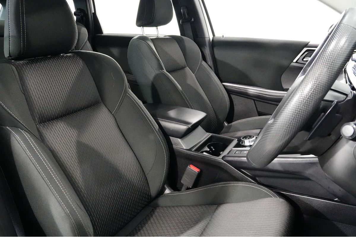 2022 Mitsubishi Outlander ES ZM