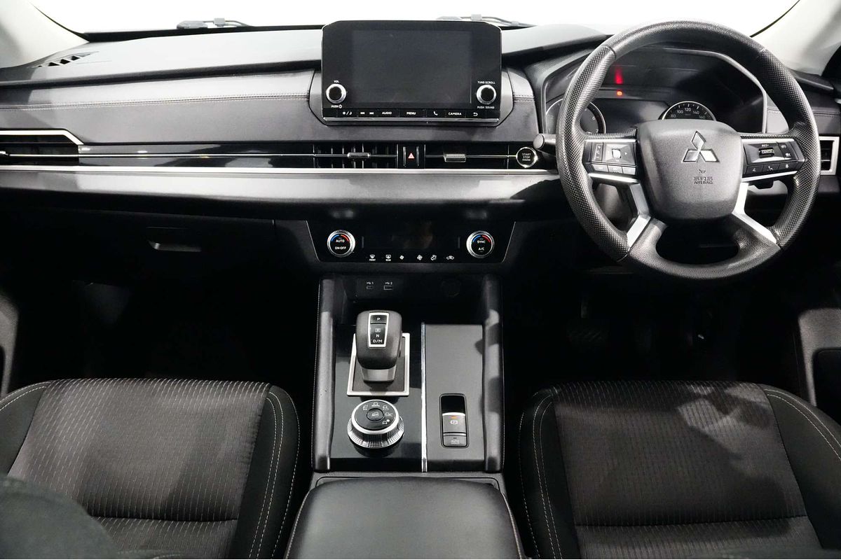 2022 Mitsubishi Outlander ES ZM
