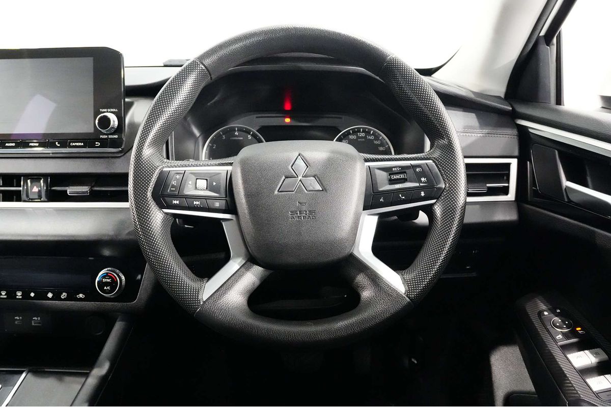 2022 Mitsubishi Outlander ES ZM