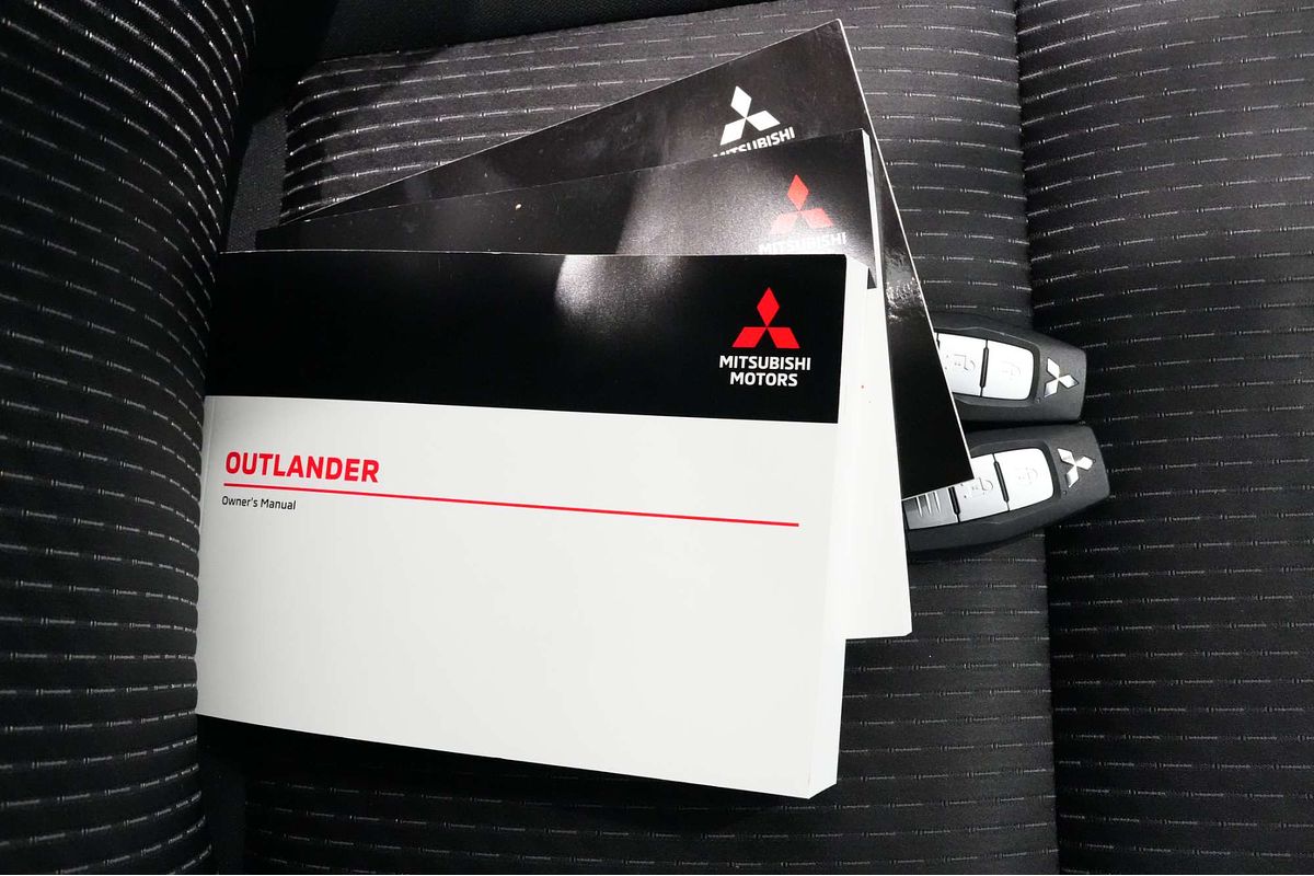 2022 Mitsubishi Outlander ES ZM